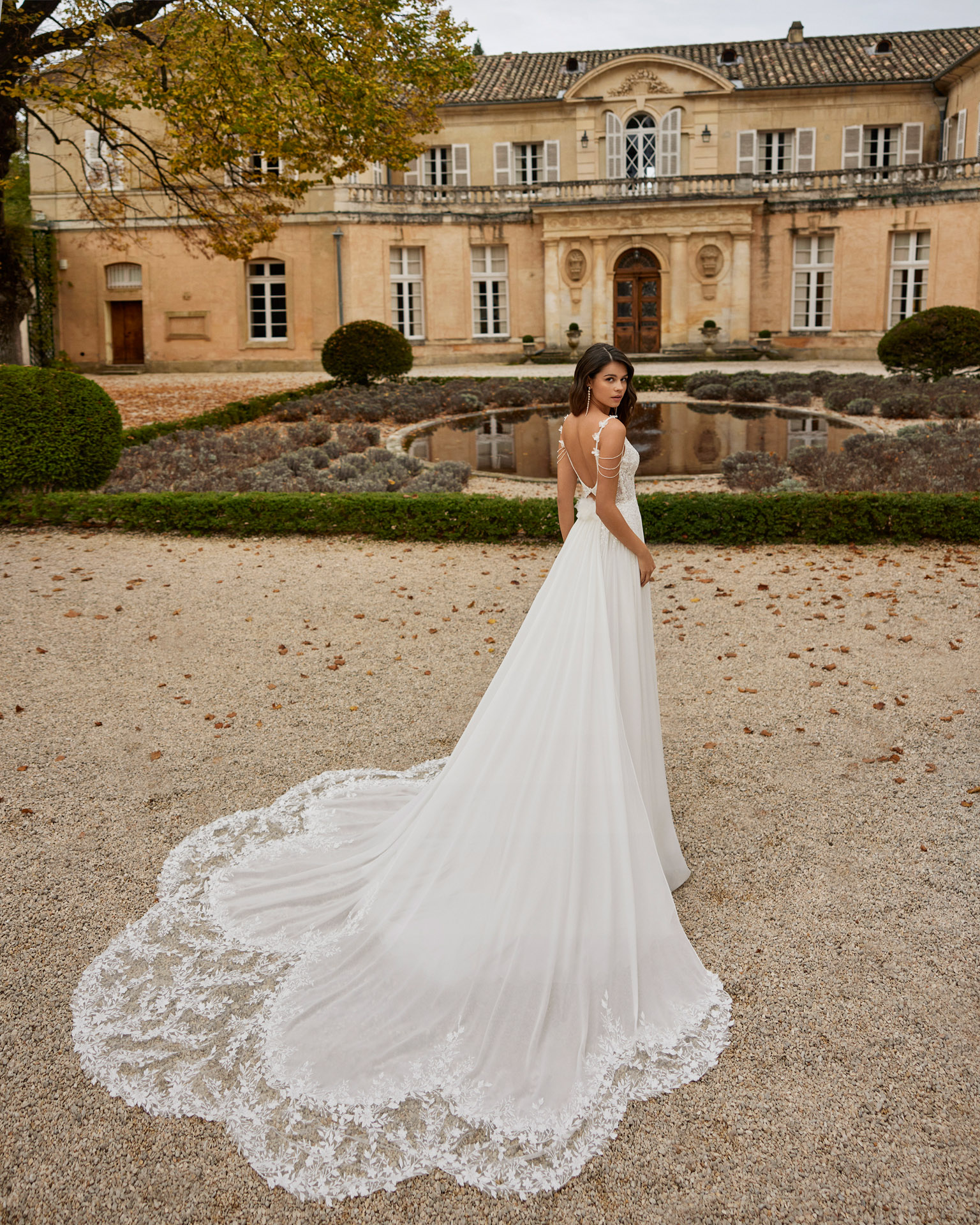 1R35_VITO_ROSA_CLARA_4_robe_de_mariee_fuide_mousseline_dentelle_aubagne_marseille_toulon (2)