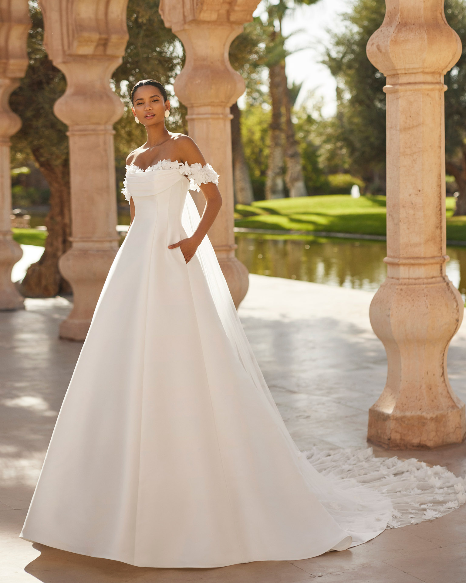 onelia-rosa-clara-robe-mariee-satin-col-bateau-aubagne-toulon (2)