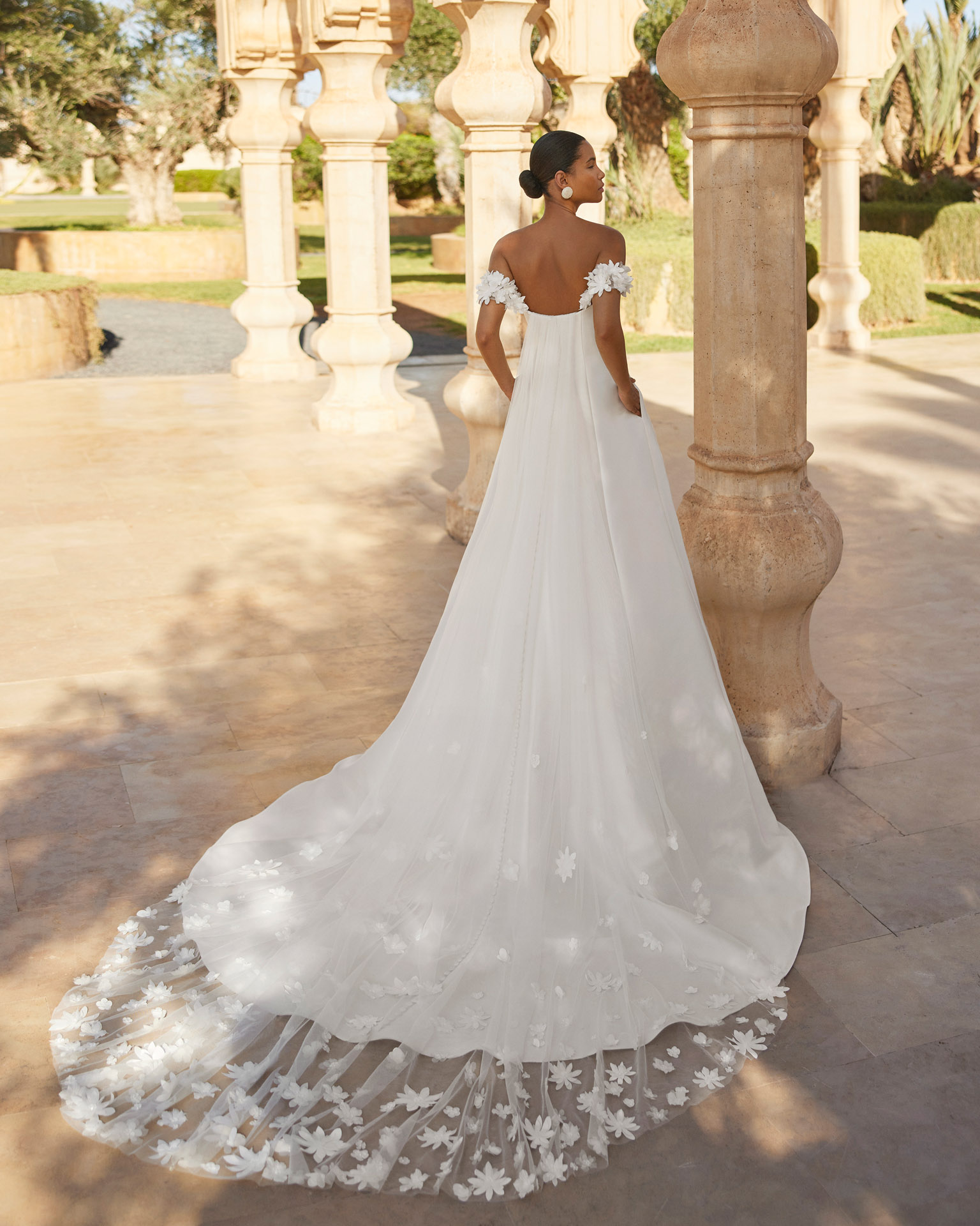 onelia-rosa-clara-robe-mariee-satin-col-bateau-aubagne-toulon (3)