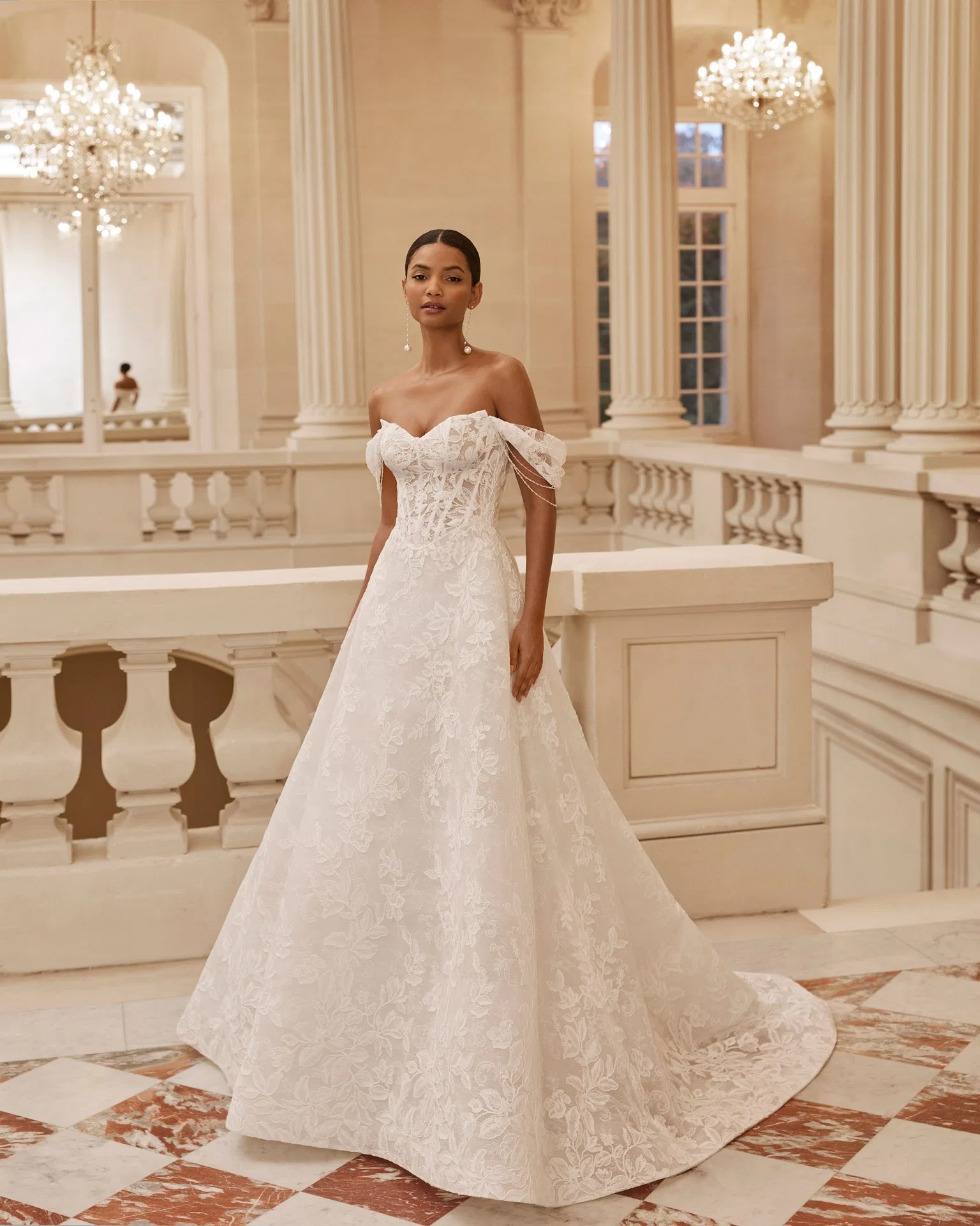 Robe de mariée Amanda Rosa Clara bustier avec manches bateau amovibles