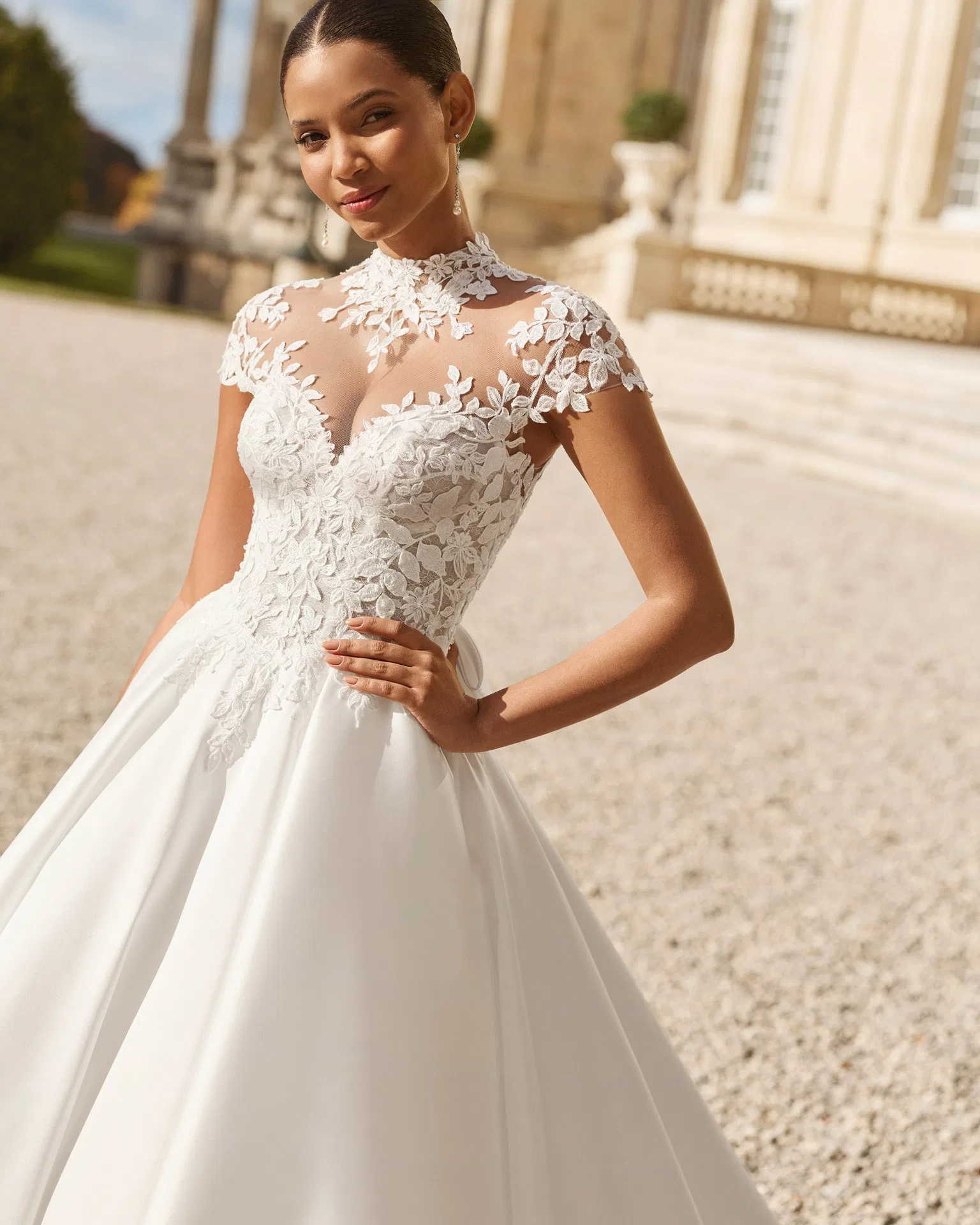 Robe de mariée princesse satin et dentelle Amanda Rosa Clara