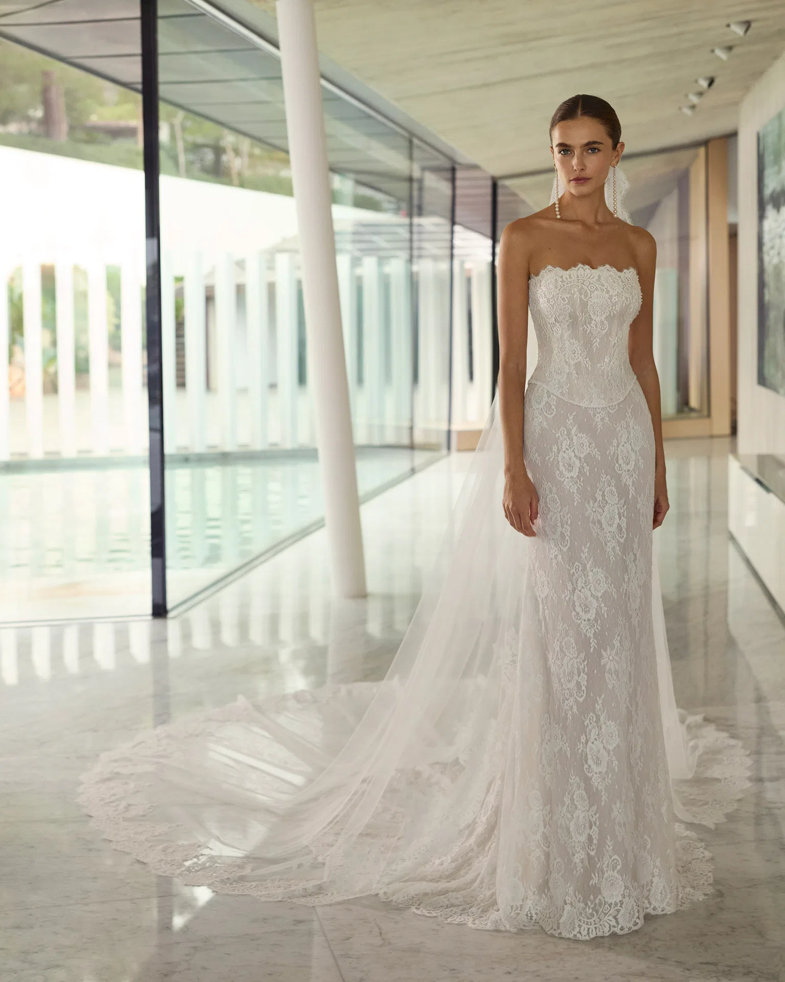 Robe de mariée Gioconda Rosa Clara bustier en dentelle de Calais