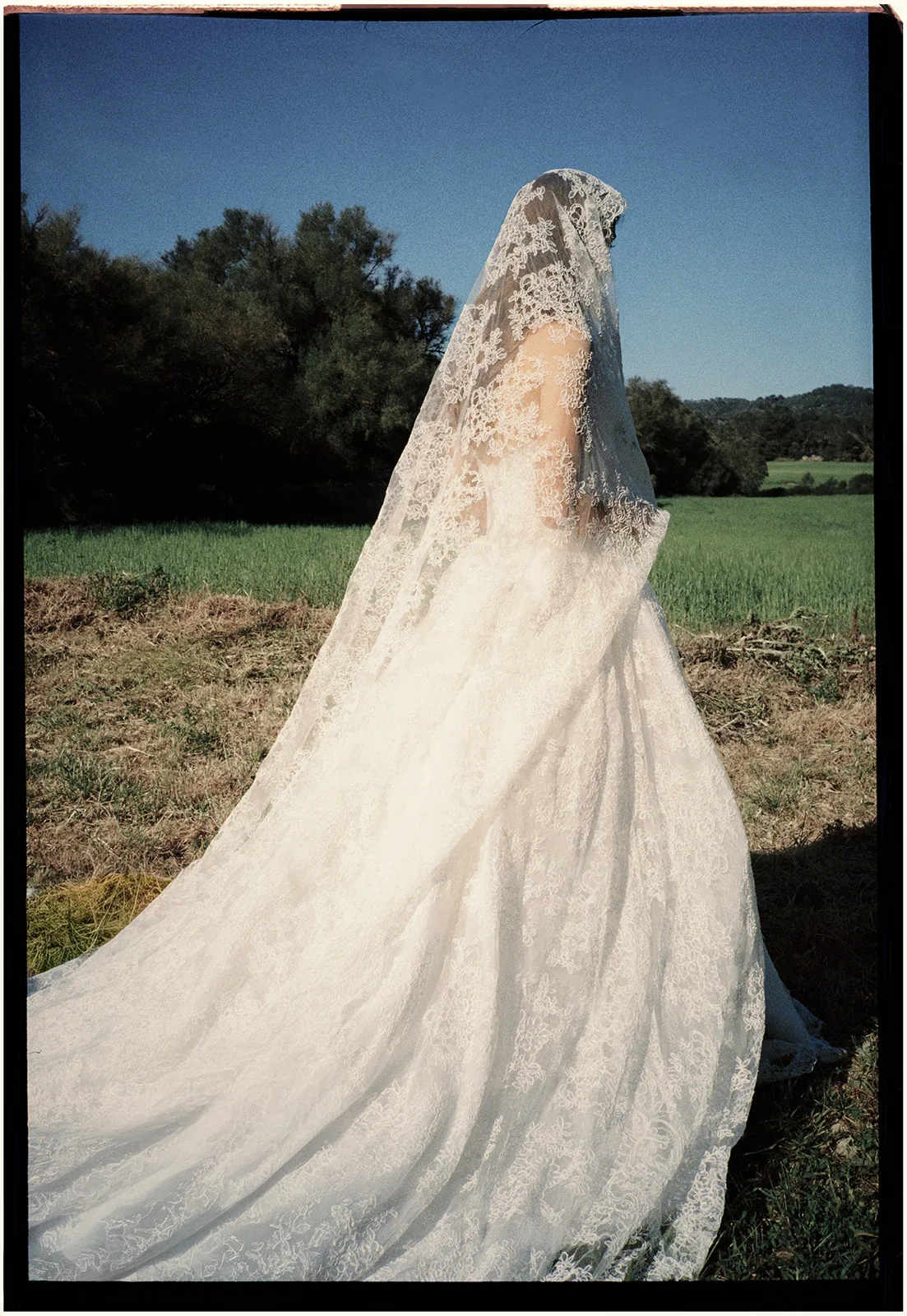 rue-made-with-love-mwl-robe-mariee-princesse-dentelle-bustier-ivana-bianca (1)