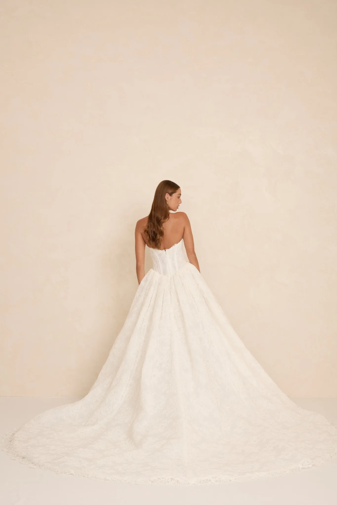 rue-made-with-love-mwl-robe-mariee-princesse-dentelle-bustier-ivana-bianca (2)
