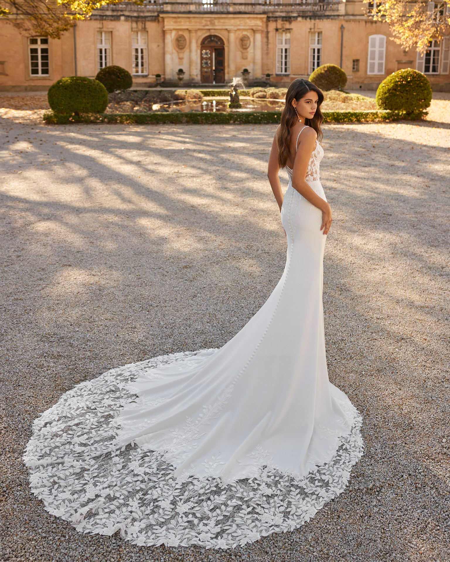 virian-rosa-clara-robe-mariee-sirene-crepe-traine-aubagne-toulon (4)